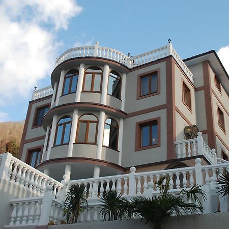 Mamzyshkha Guest House Gagra Exteriör bild