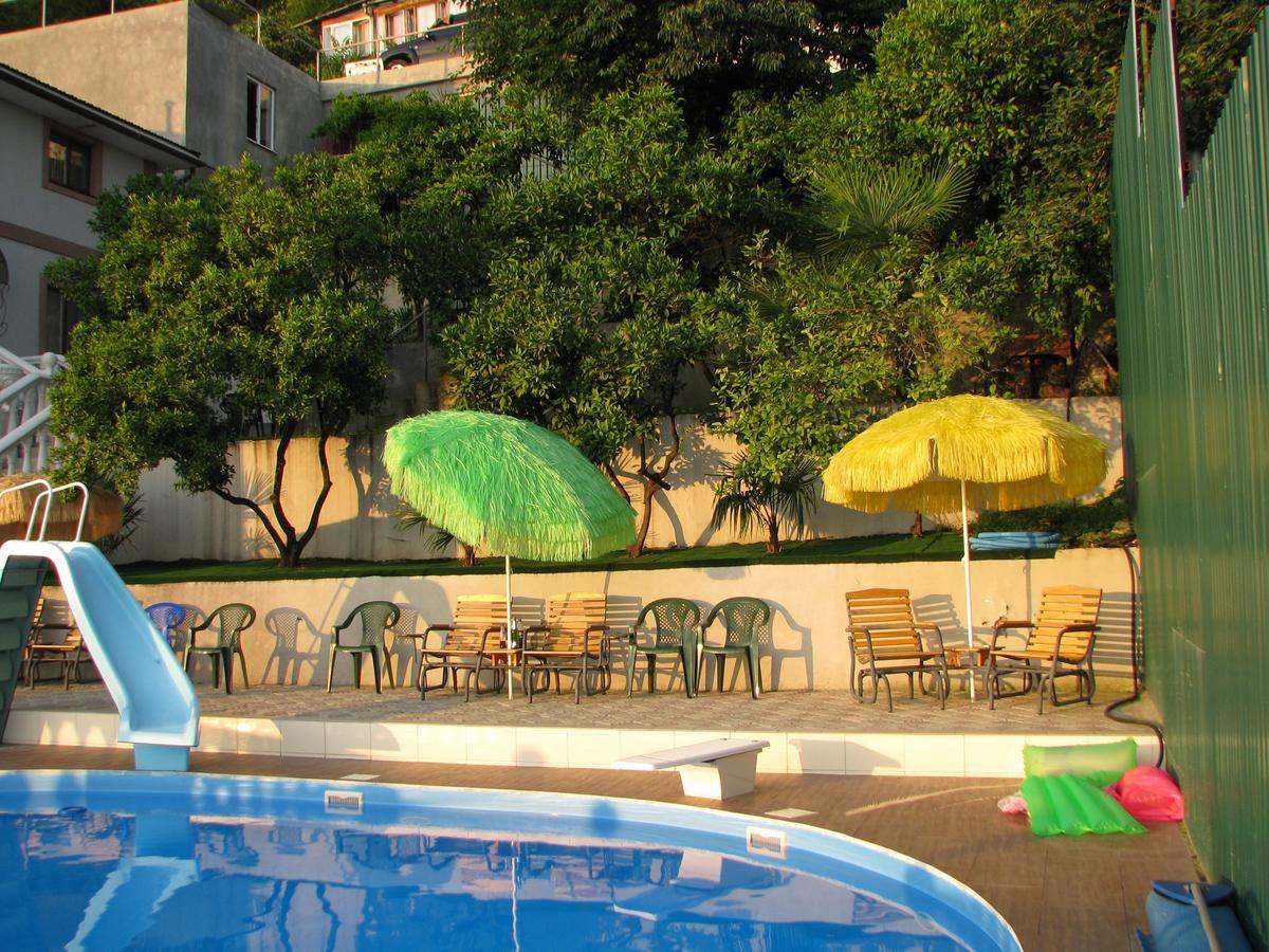 Mamzyshkha Guest House Gagra Exteriör bild