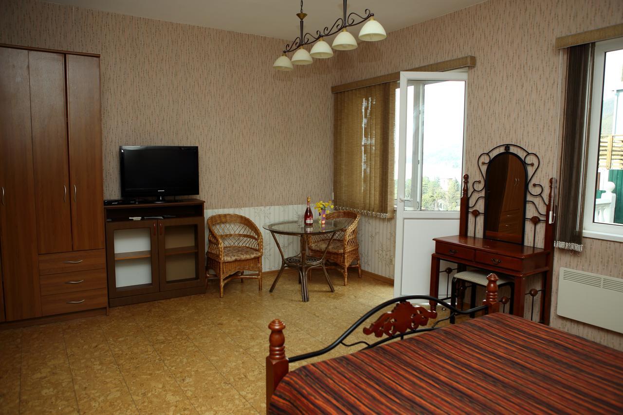 Mamzyshkha Guest House Gagra Exteriör bild